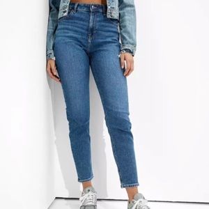 American Eagle Women Blue High-Waisted Girlfriend Jean